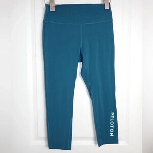 Peloton Essential Capri Size M in Teal